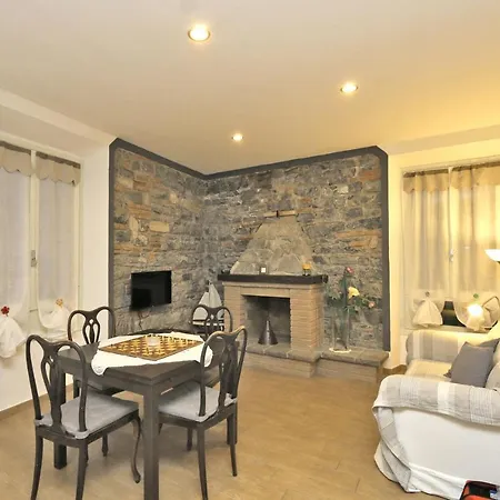 Apartment Alla Santarella Como